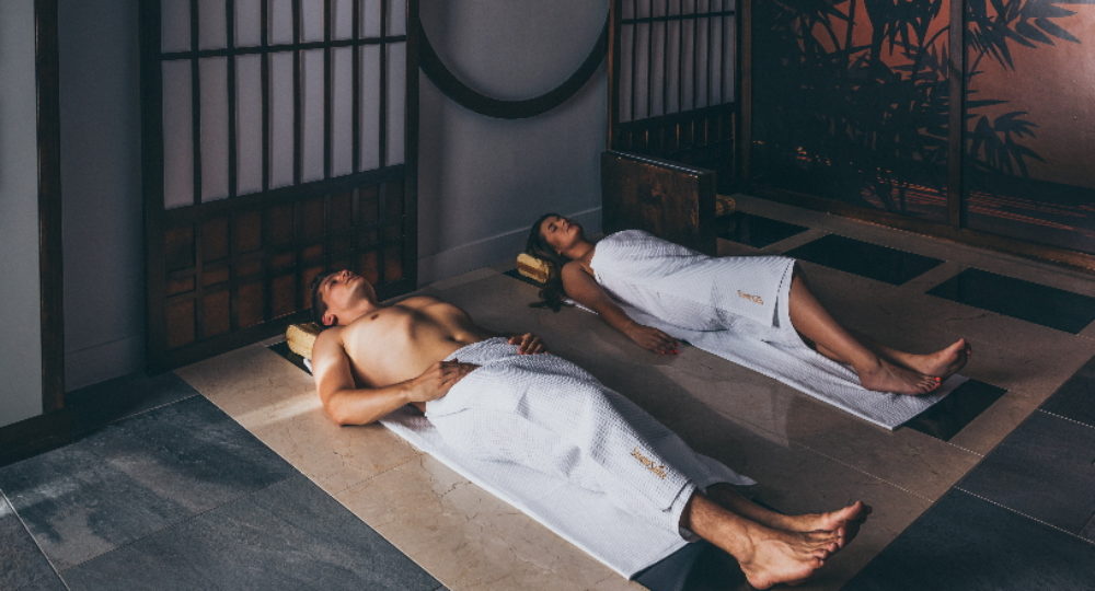 Ganbanyoku – właściwości i działanie sauny japońskiej